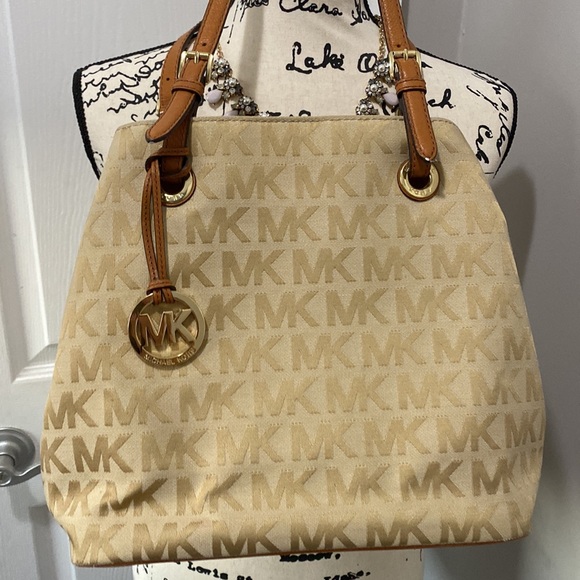 Michael Kors Tote - Picture 12 of 12